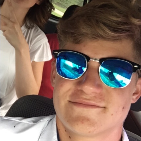Meet your Posher, Liam - Picture 1 of 1